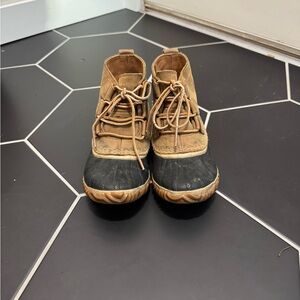 Sorel Tan and Black Lace-Up Boots
